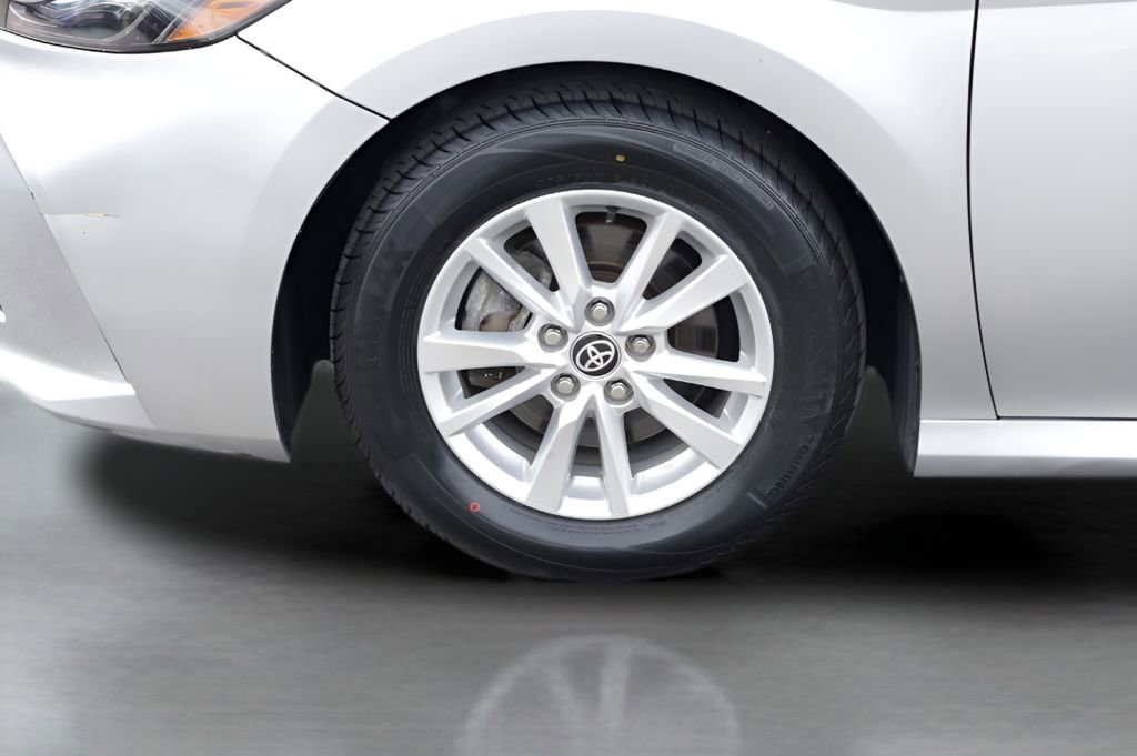 Certified 2025 Toyota Camry LE image 3