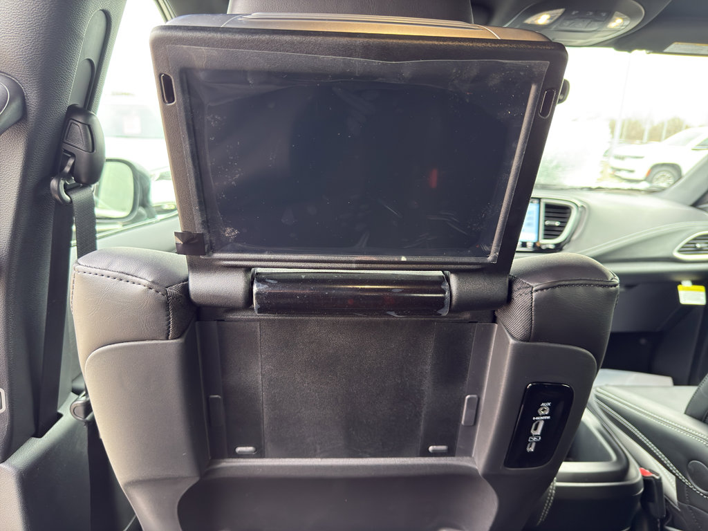 New 2026 Chrysler Pacifica Select image 31