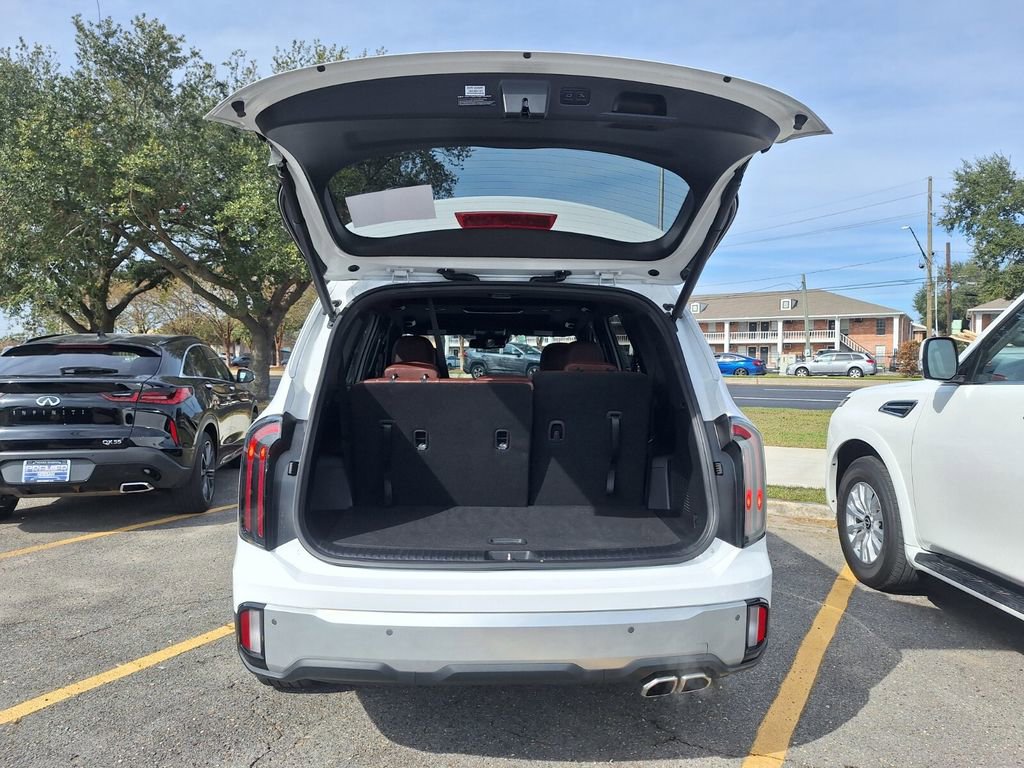 Used 2024 Kia Telluride EX w/ EX Captain's Chair Package image 31