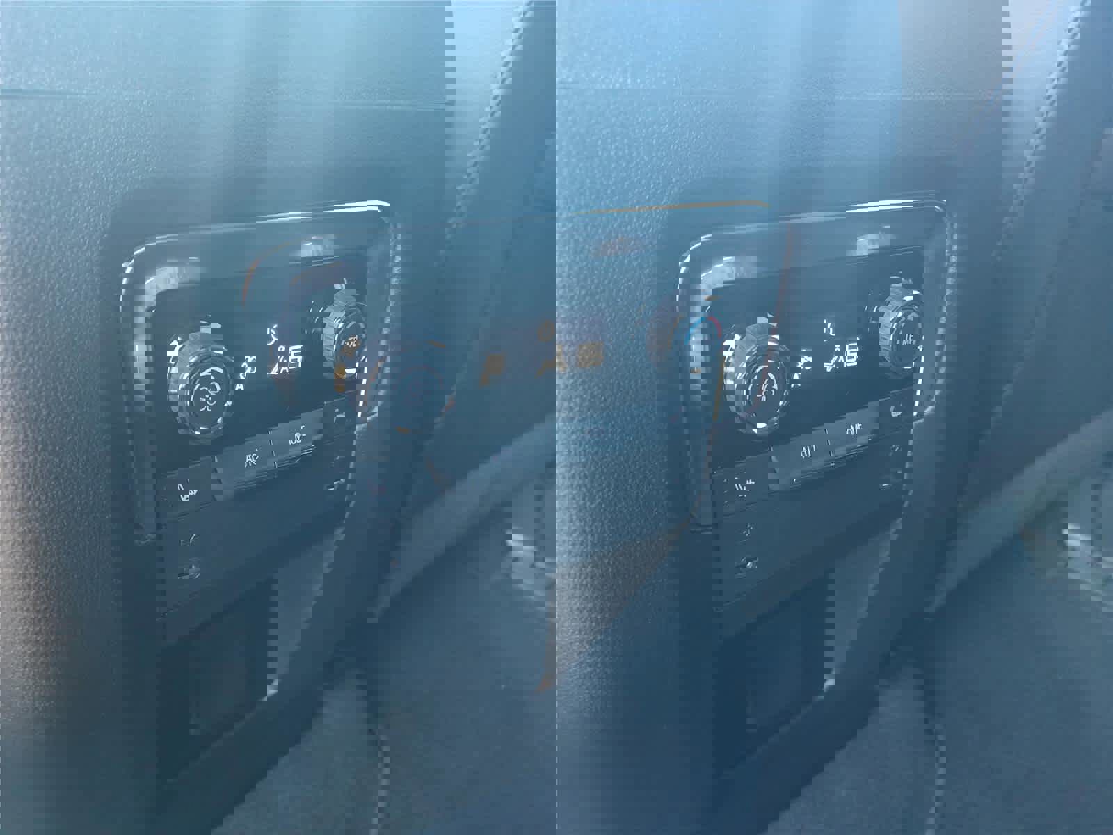 Used 2025 Chevrolet Tahoe High Country image 37