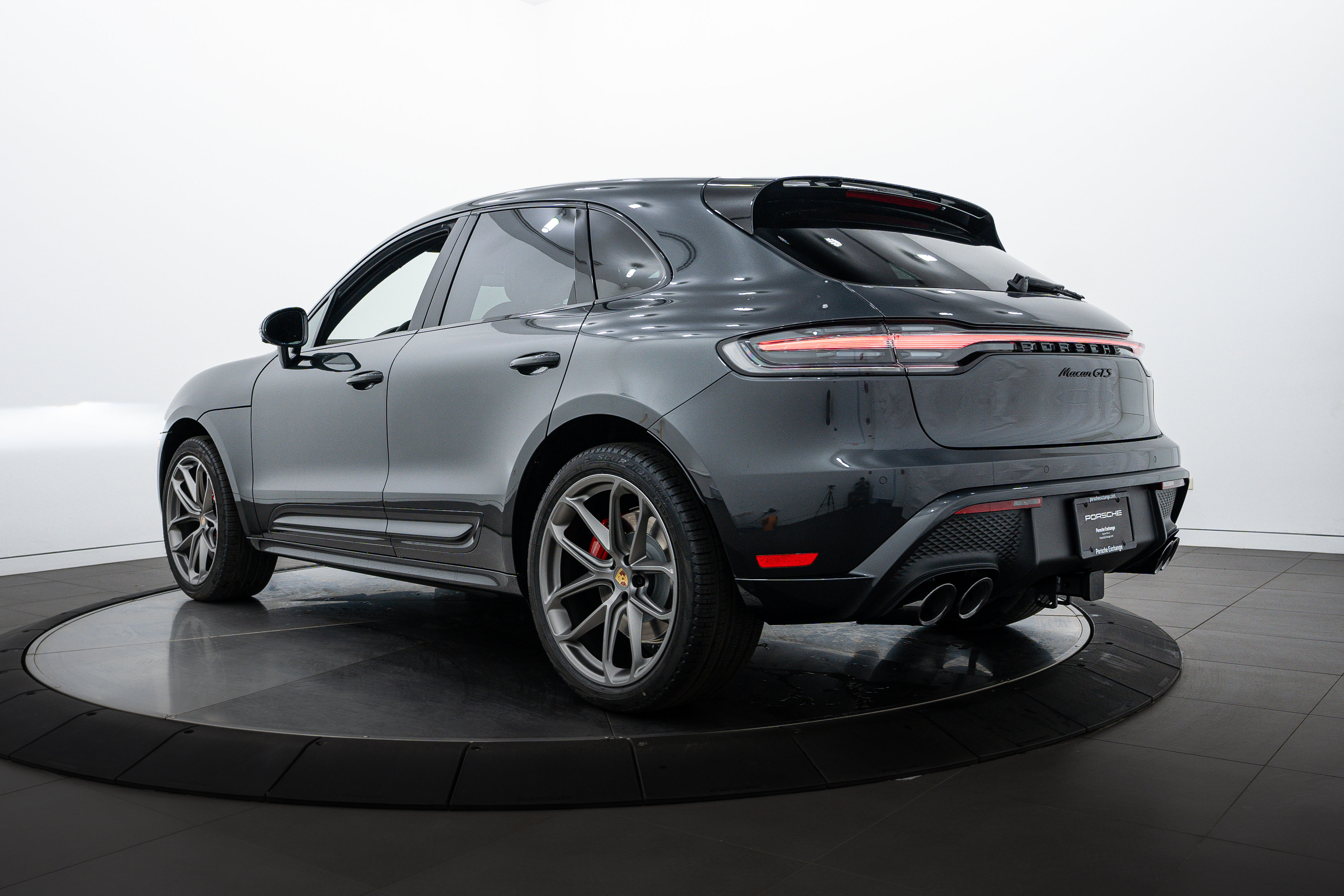 New 2025 Porsche Macan GTS image 3