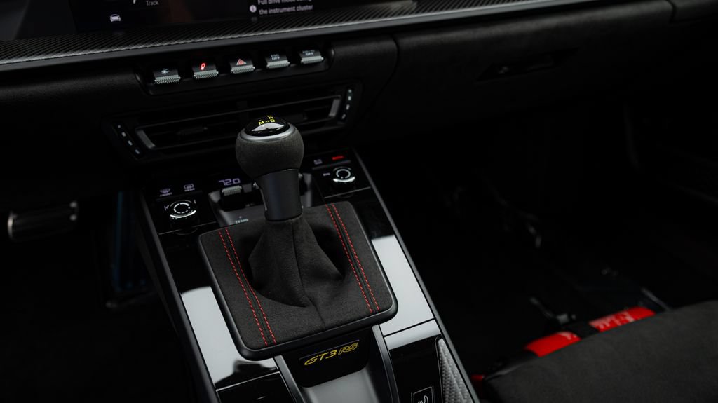 Certified 2025 Porsche 911 GT3 RS RWD image 35