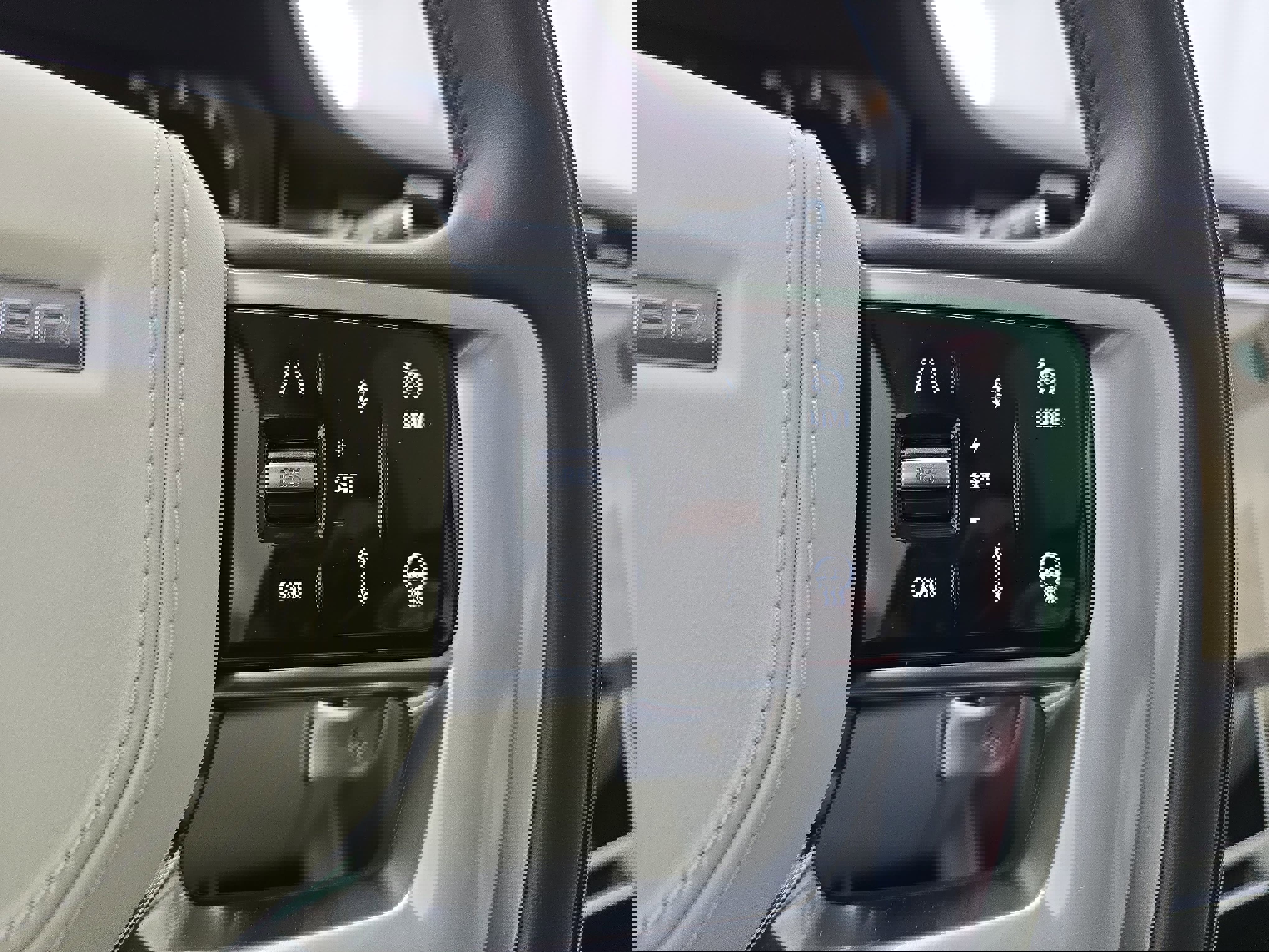 Used 2025 Land Rover Range Rover SE image 18