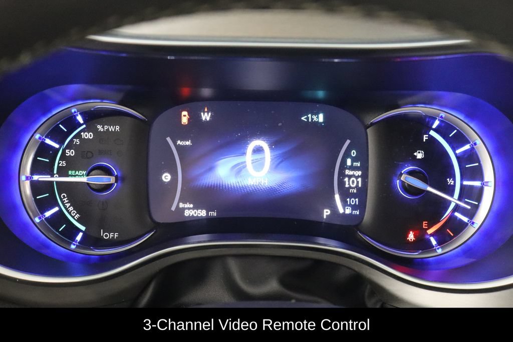 Used 2022 Chrysler Pacifica Limited w/ Uconnect Theater Family Group FWD image 22