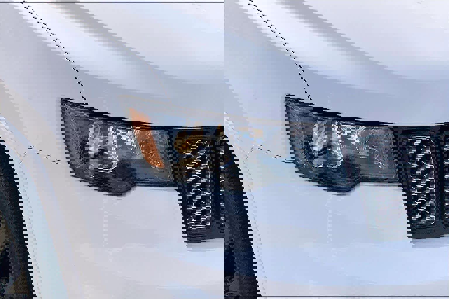 Used 2021 Jeep Grand Cherokee Laredo X image 25