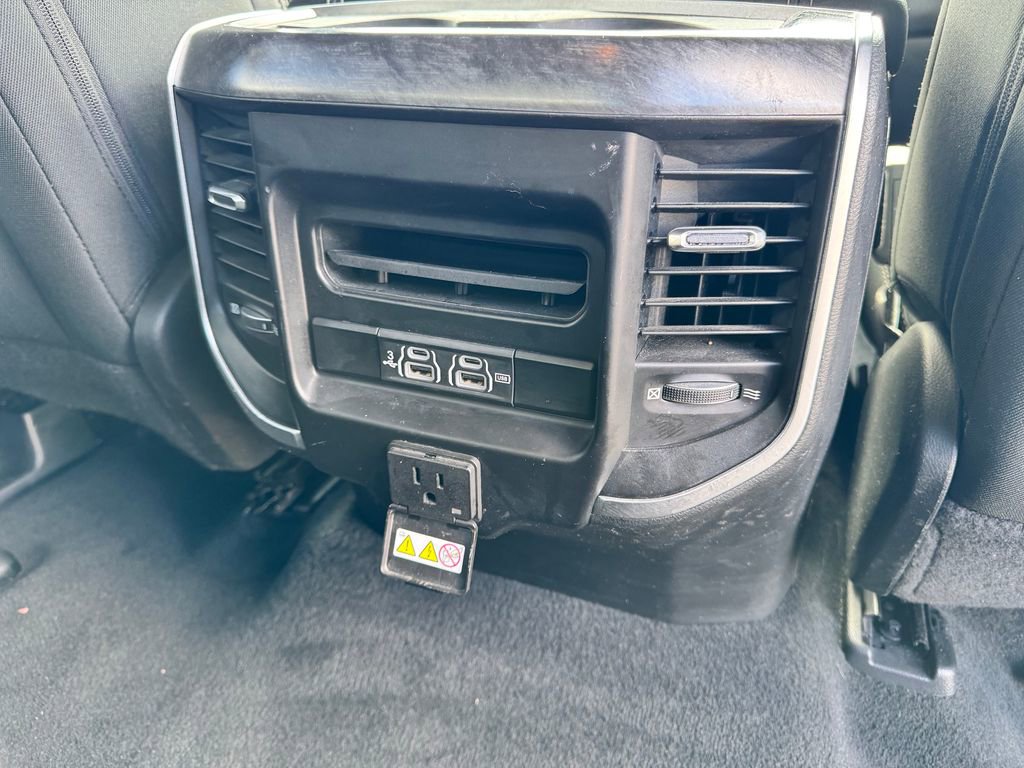 Used 2019 RAM 1500 Big Horn AWD/4WD image 14