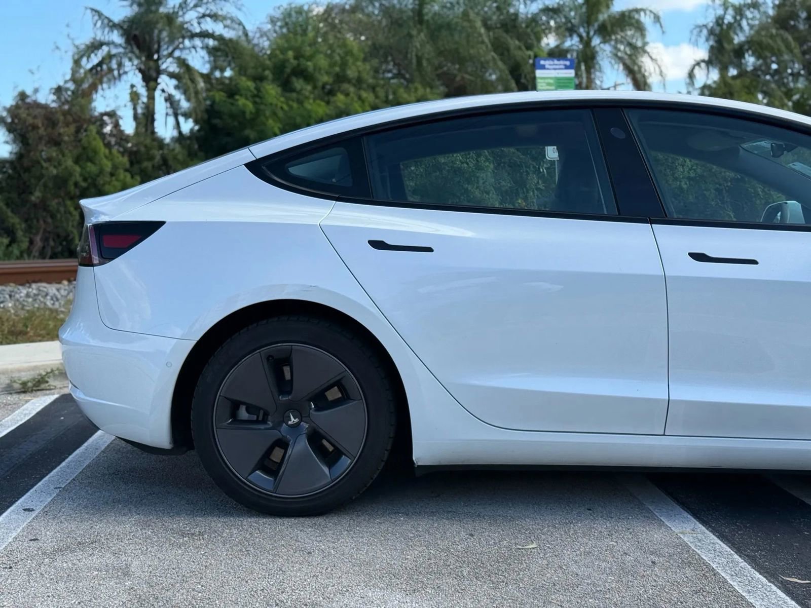 Used 2022 Tesla Model 3 image 8