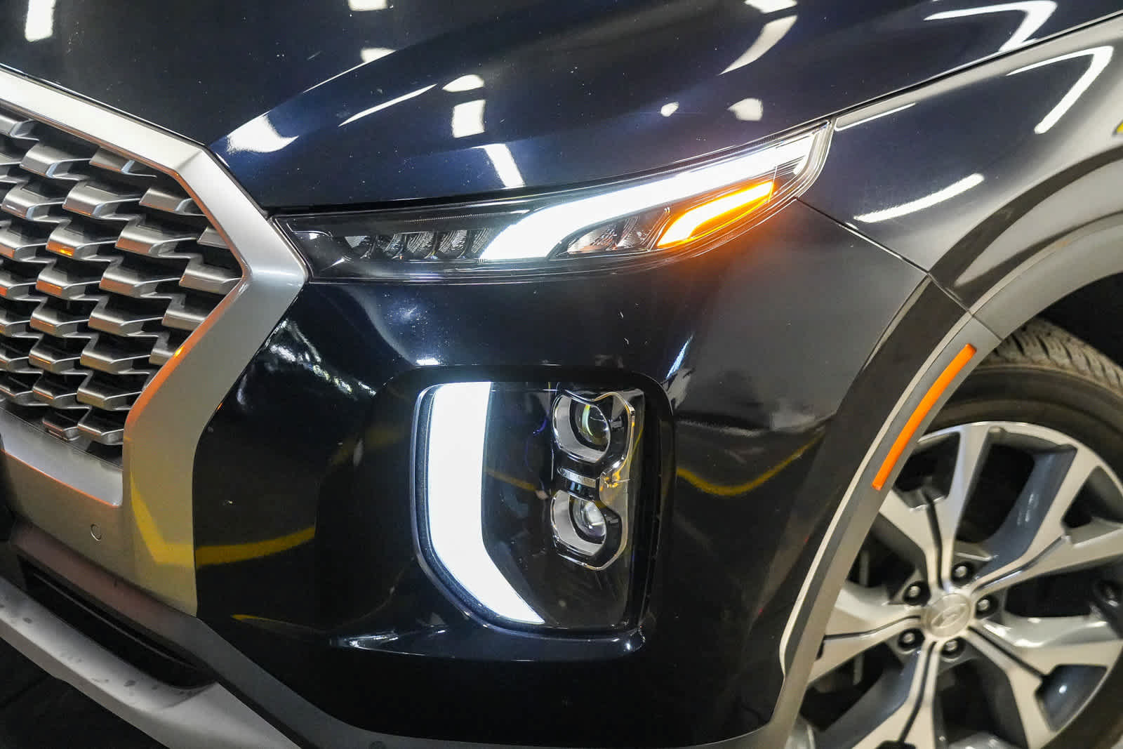 Used 2021 Hyundai Palisade SEL AWD/4WD image 2