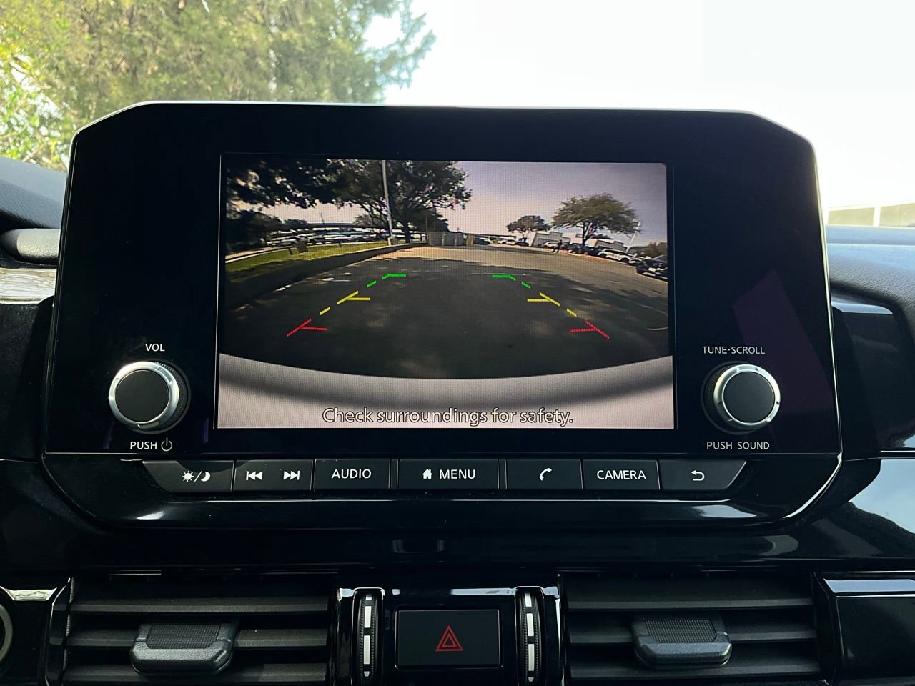 Used 2024 Nissan Pathfinder SV image 33