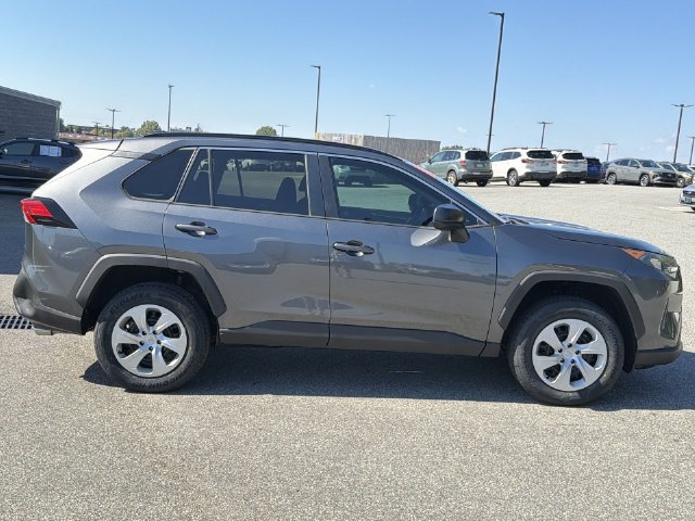 Used 2021 Toyota RAV4 LE FWD image 14