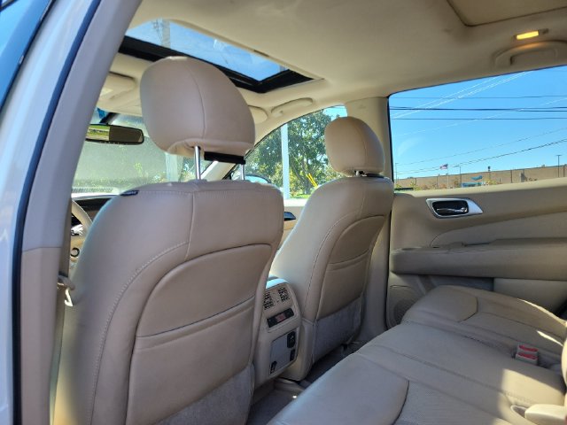 Used 2015 Nissan Pathfinder Platinum w/ Cargo Package FWD image 23