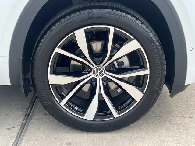 New 2026 Volkswagen Atlas Cross Sport SEL Premium R-Line AWD/4WD image 3
