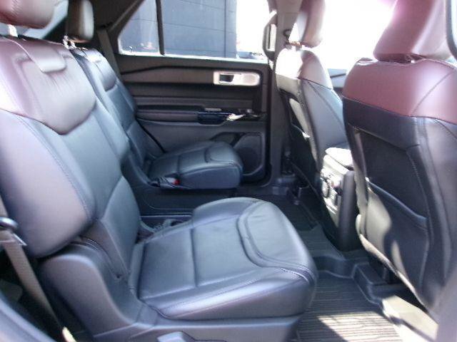Certified 2022 Ford Explorer Platinum w/ Equipment Group 601A AWD/4WD image 5