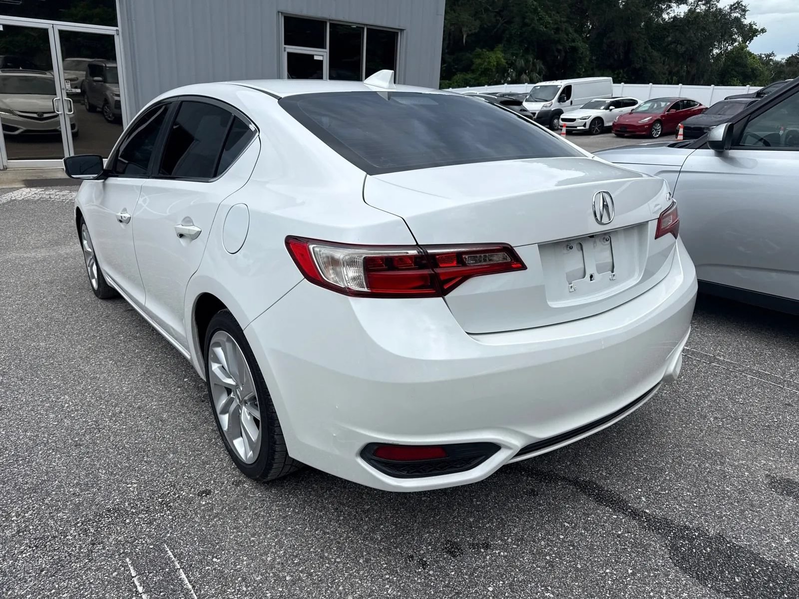 Used 2017 Acura ILX FWD image 11