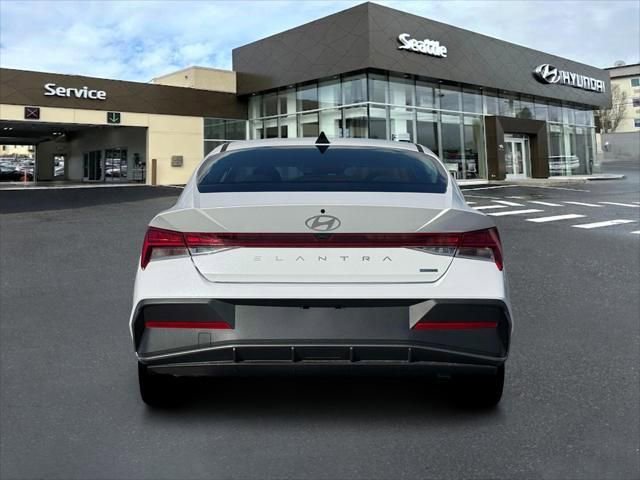 New 2026 Hyundai Elantra Hybrid FWD image 6