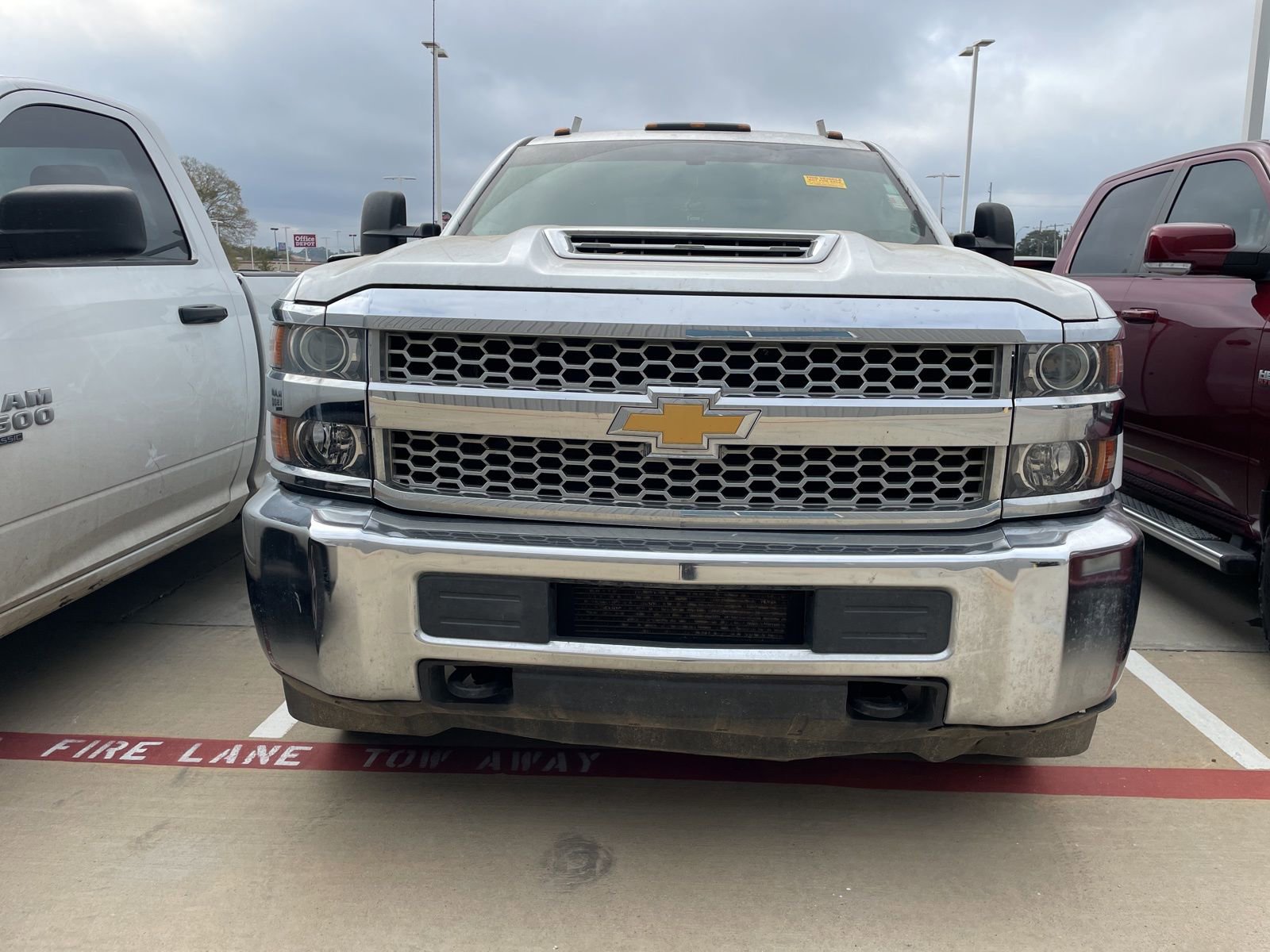 Used 2019 Chevrolet Silverado 3500 W/T image 2