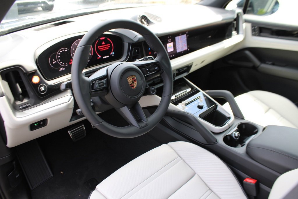 New 2026 Porsche Cayenne image 4