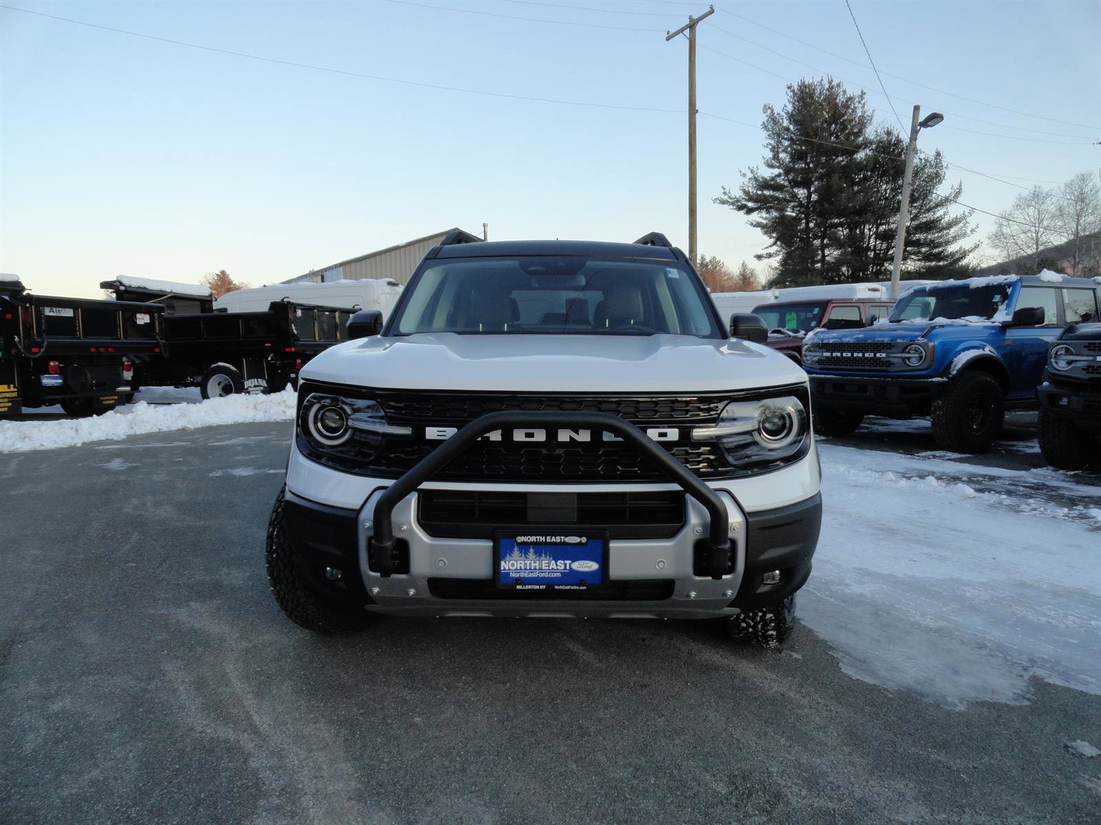 New 2025 Ford Bronco Sport Badlands w/ Sasquatch Badlands Package AWD/4WD image 2