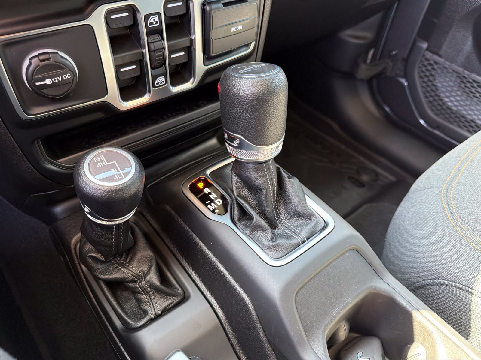 New 2026 Jeep Gladiator Sport AWD/4WD image 24