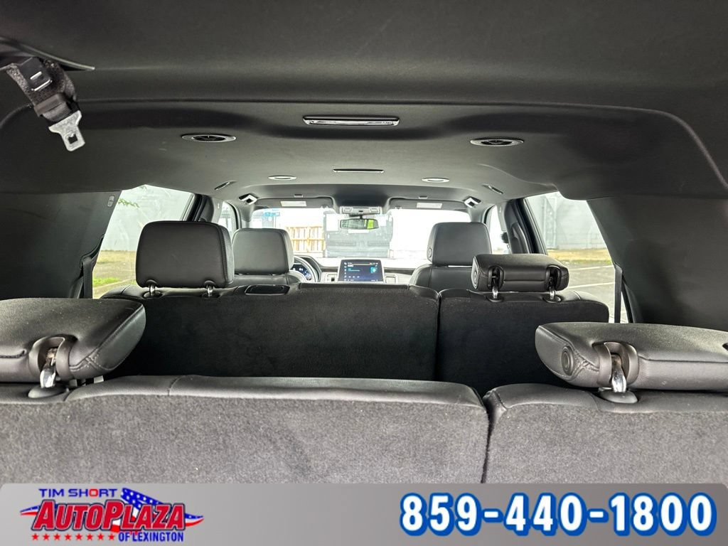 Used 2023 Chevrolet Suburban LT RWD image 40