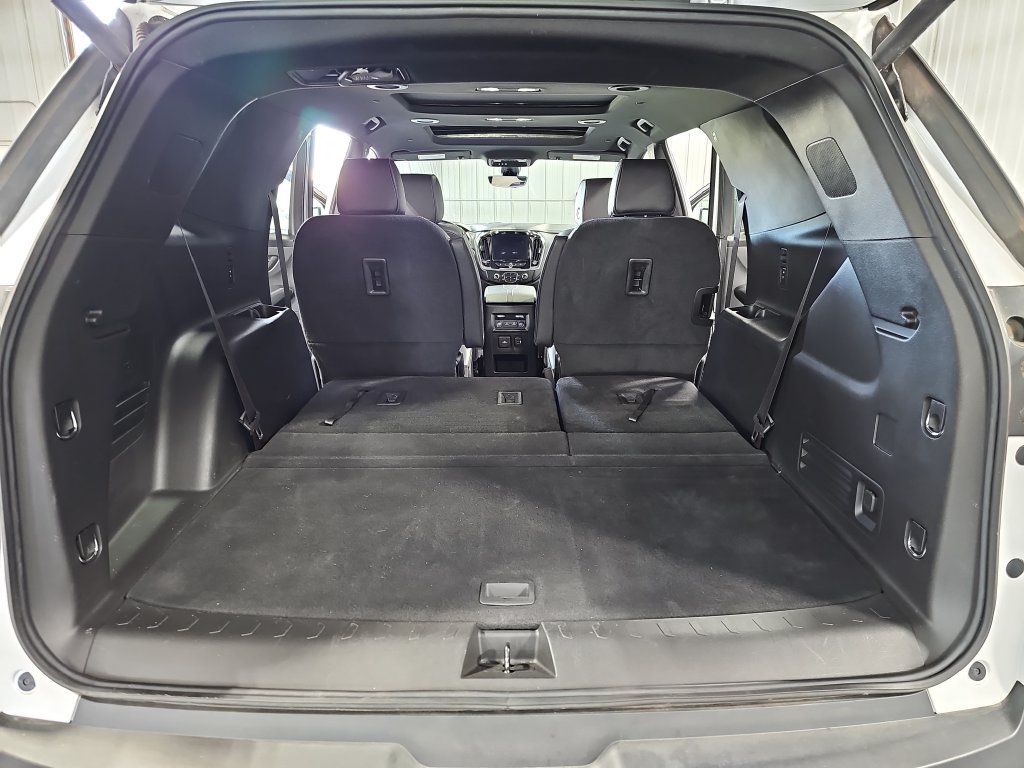 Used 2023 Chevrolet Traverse RS AWD/4WD image 12