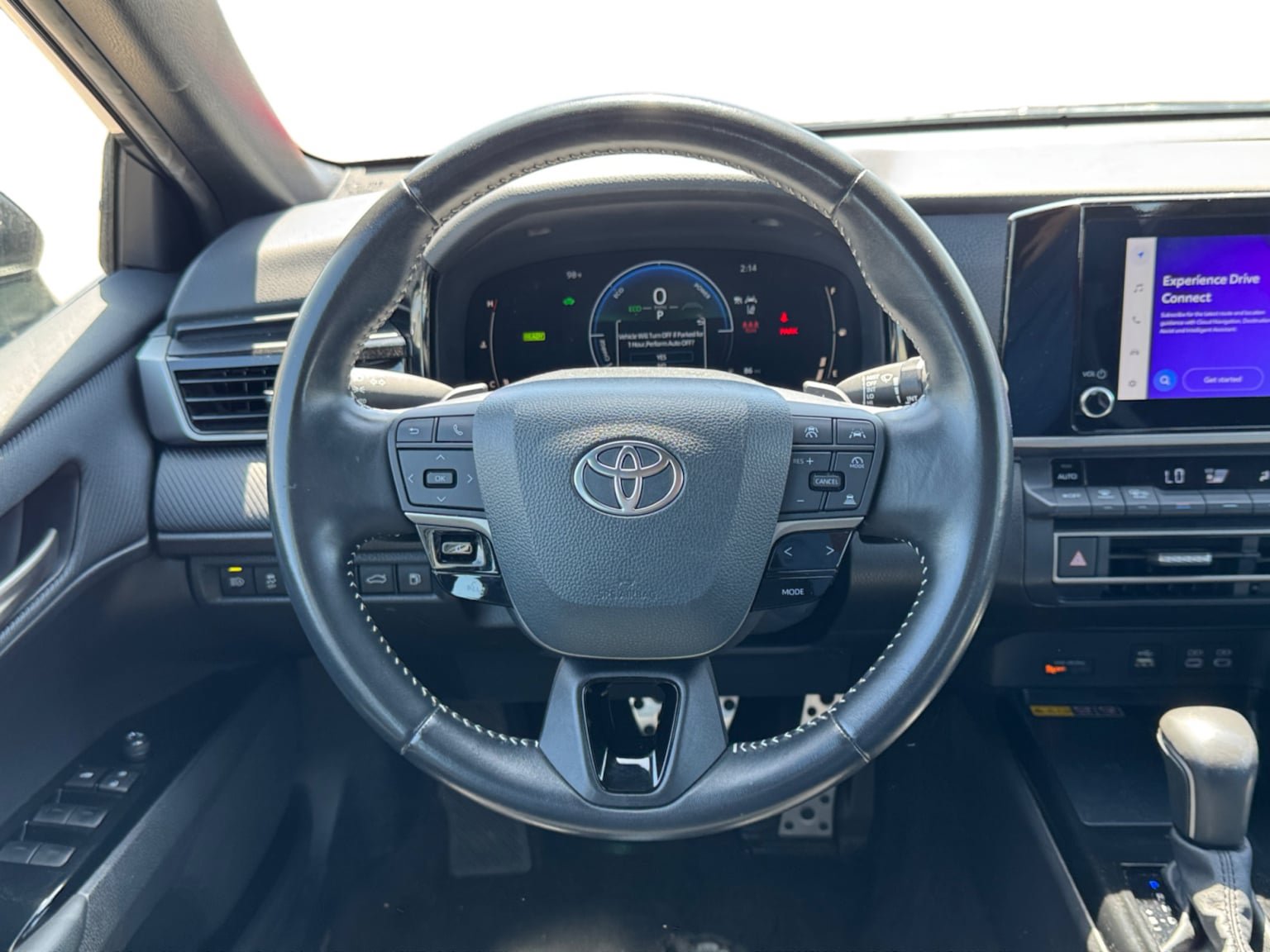 Used 2025 Toyota Camry SE FWD image 13