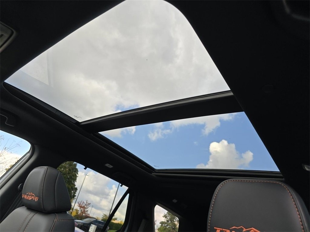 New 2025 Honda Pilot TrailSport image 3