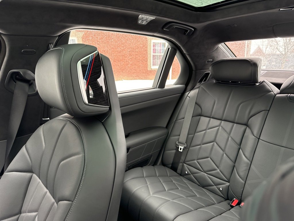 Used 2026 BMW i7 xDrive60 w/ Executive Package image 13