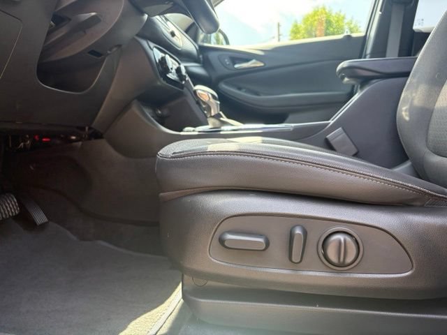 Used 2023 Buick Encore GX Select w/ Sport Touring Package FWD image 30