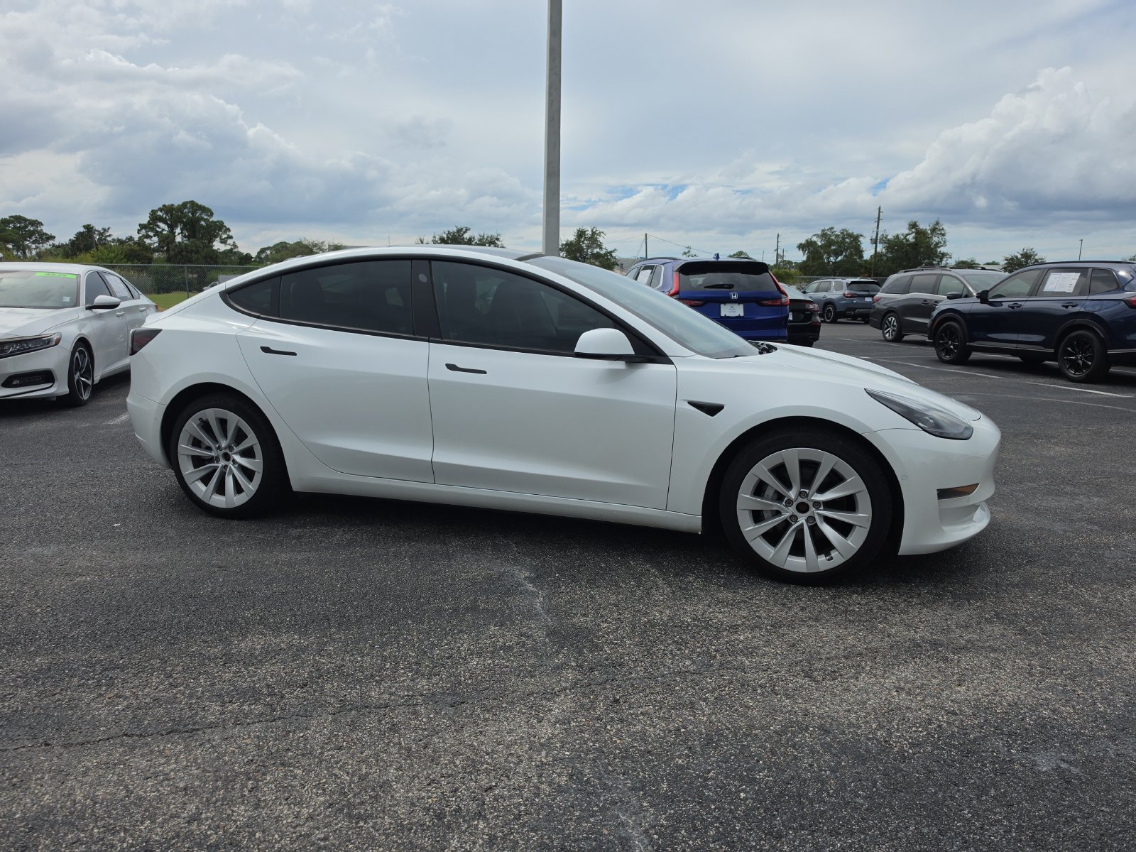 Used 2022 Tesla Model 3 Long Range AWD/4WD image 2