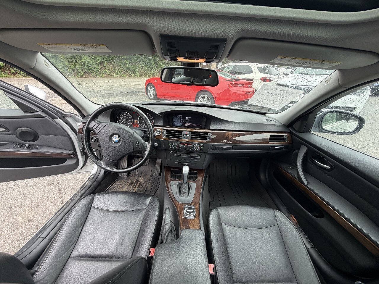 Used 2011 BMW 335i xDrive Sedan AWD/4WD image 14