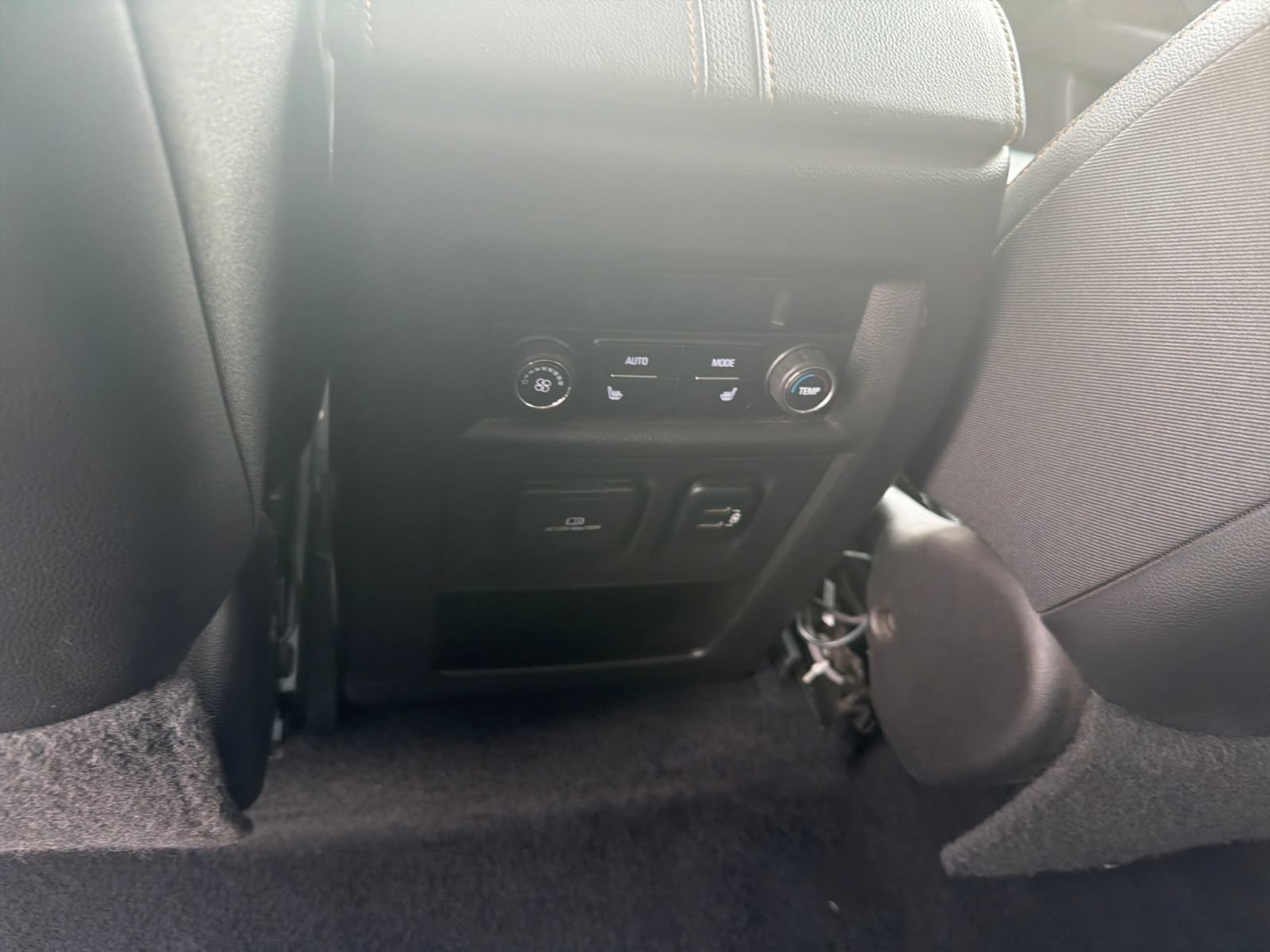 Used 2018 Chevrolet Traverse Premier AWD/4WD image 29
