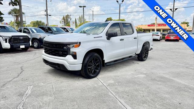Used 2025 Chevrolet Silverado 1500 Custom w/ Turbomax Blackout Package RWD image 2
