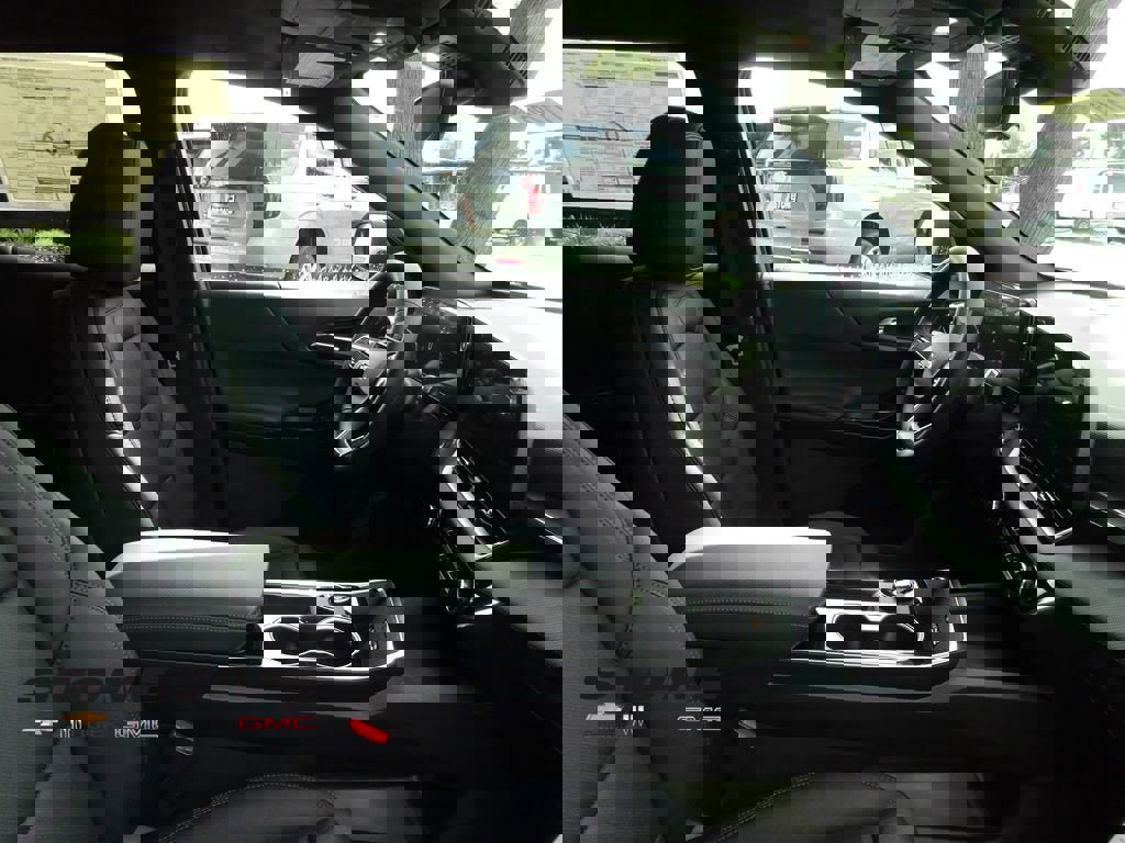 New 2026 Chevrolet Equinox LT w/ Convenience Package II image 16