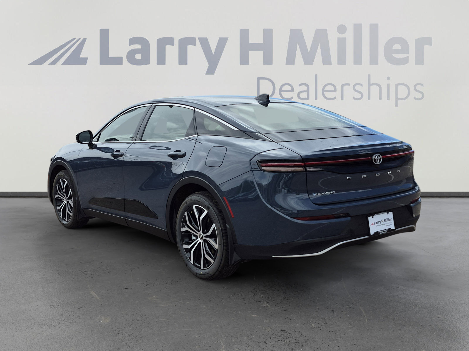 Used 2026 Toyota Crown XLE image 4