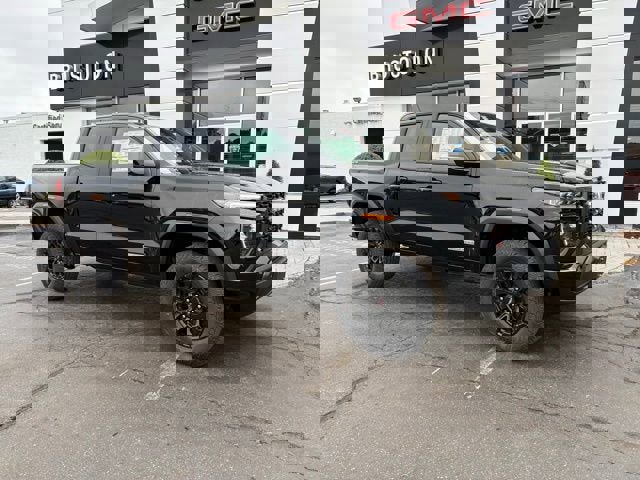 New 2026 GMC Canyon Elevation w/ Convenience Package image 2