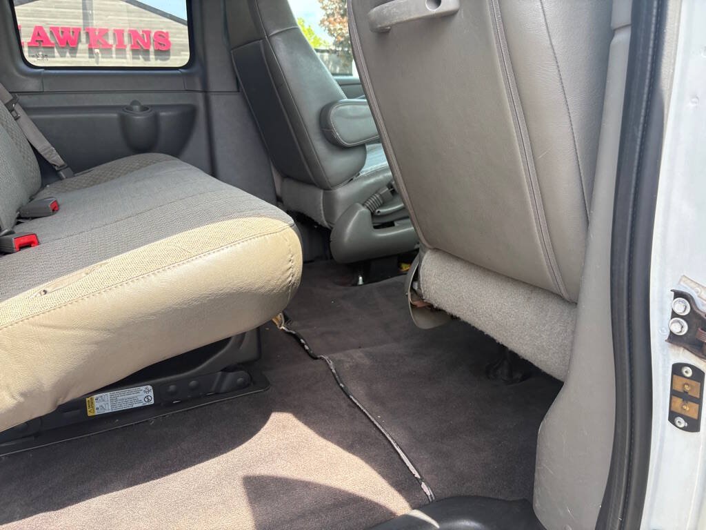 Used 2020 Chevrolet Express 3500 LT w/ LT Preferred Equipment Group RWD image 19