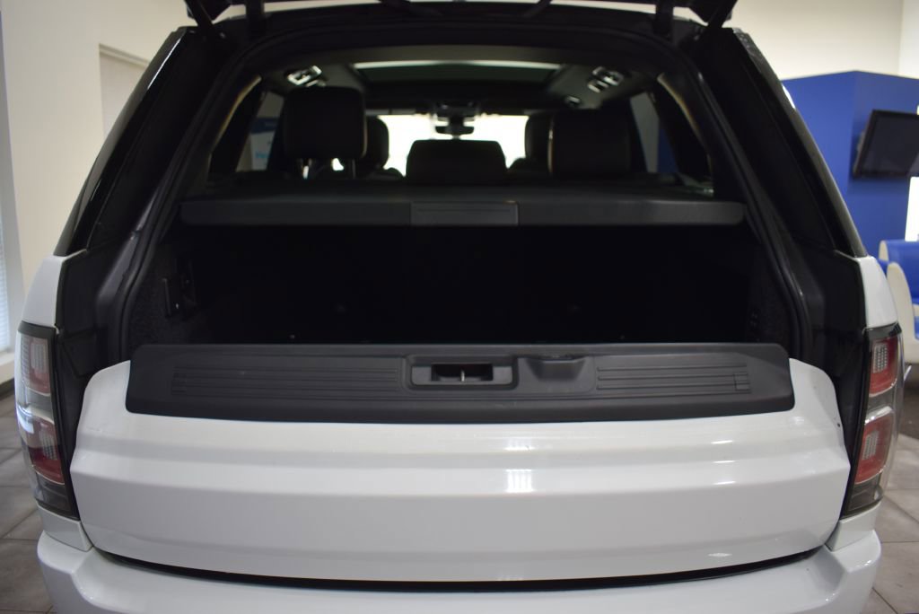 Used 2019 Land Rover Range Rover HSE image 15