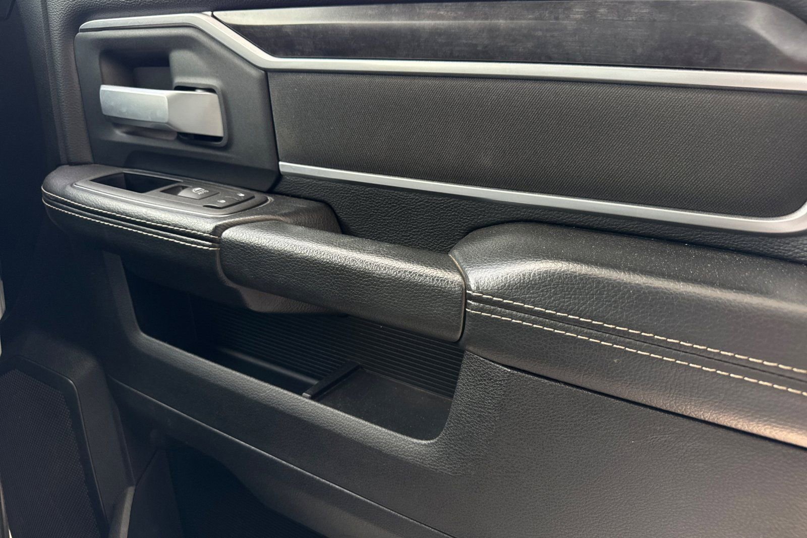 Used 2024 RAM 3500 Big Horn image 19