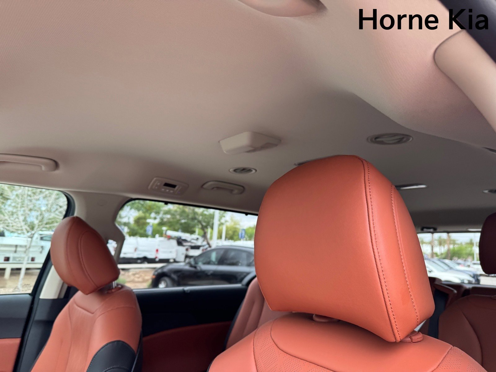 New 2026 Kia Carnival EX image 18