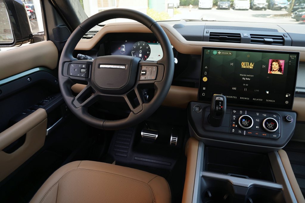 New 2026 Land Rover Defender 110 X AWD/4WD image 15