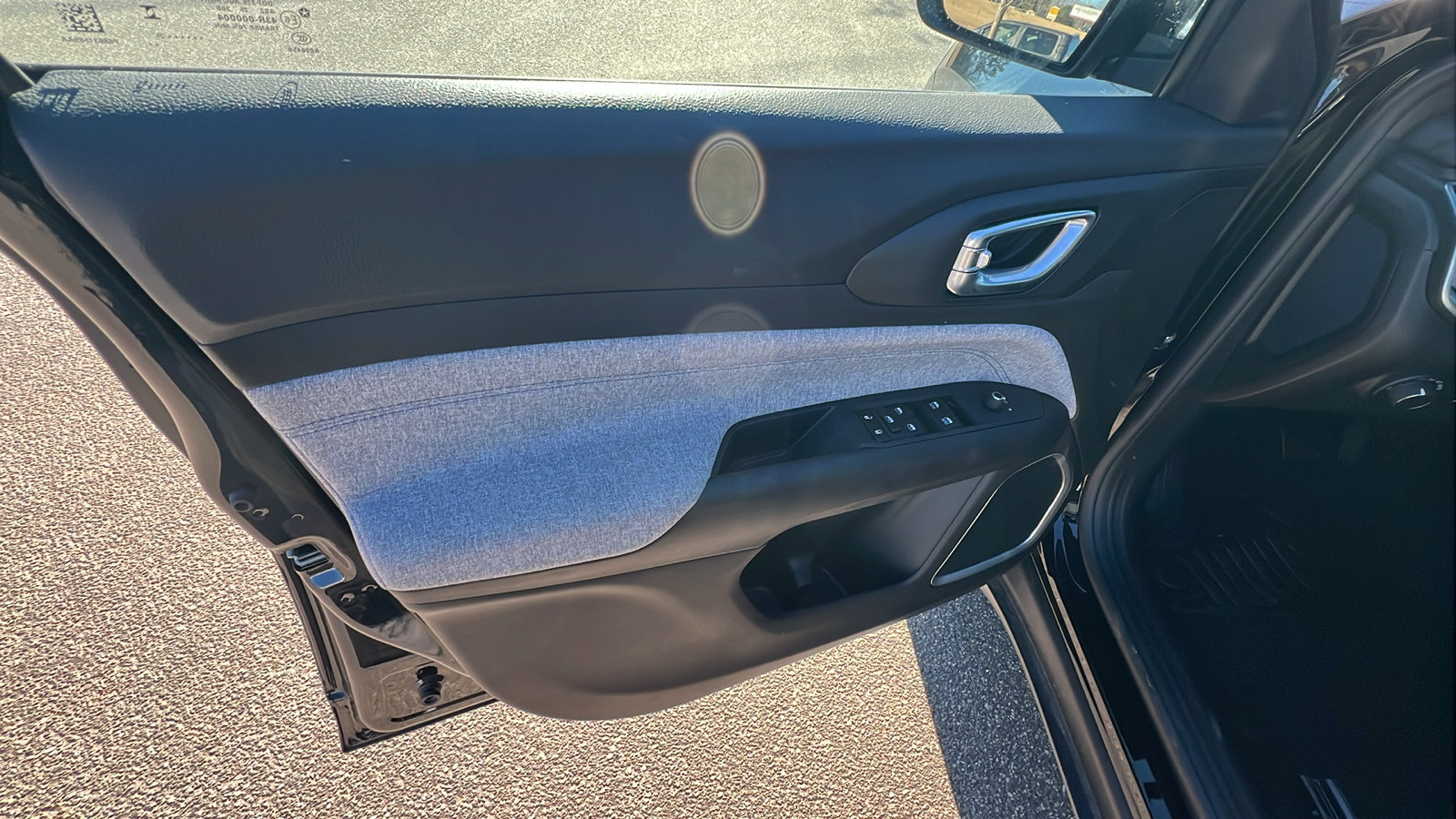 Certified 2025 Jeep Compass Sport image 14