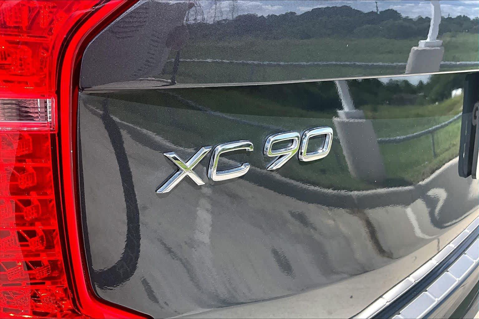 Used 2022 Volvo XC90 T6 Momentum w/ Advanced Package AWD/4WD image 9