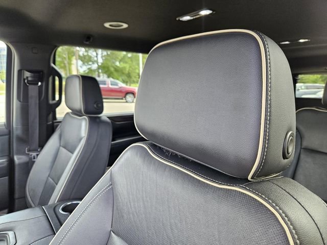 Used 2023 Chevrolet Suburban Premier RWD image 40
