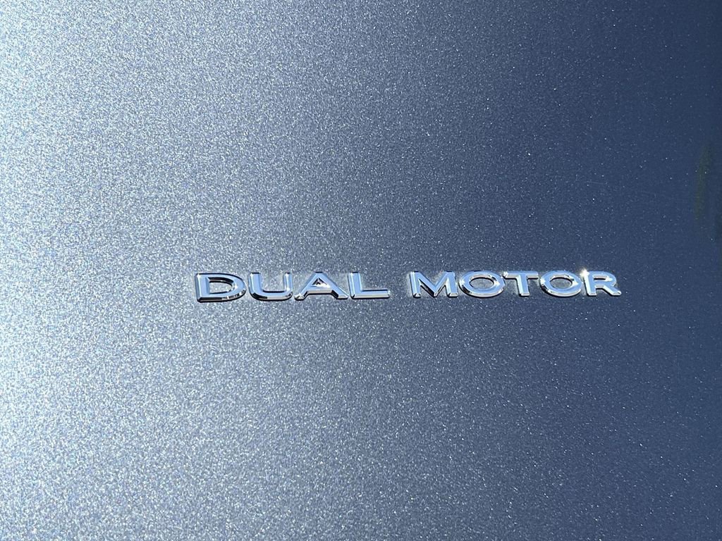 Used 2024 Tesla Model Y Long Range AWD/4WD image 33