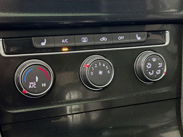 Used 2017 Volkswagen GTI SE image 17