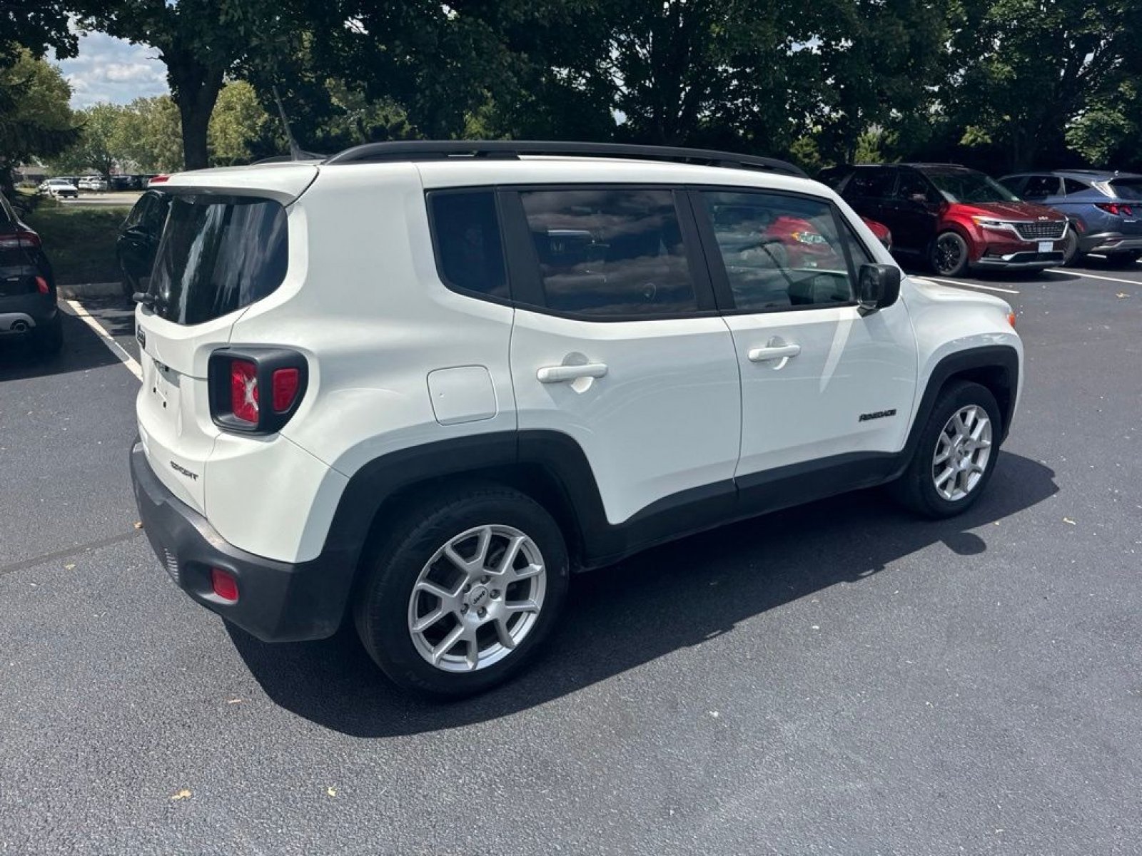 Used 2022 Jeep Renegade Sport w/ Sport Appearance Group FWD image 5