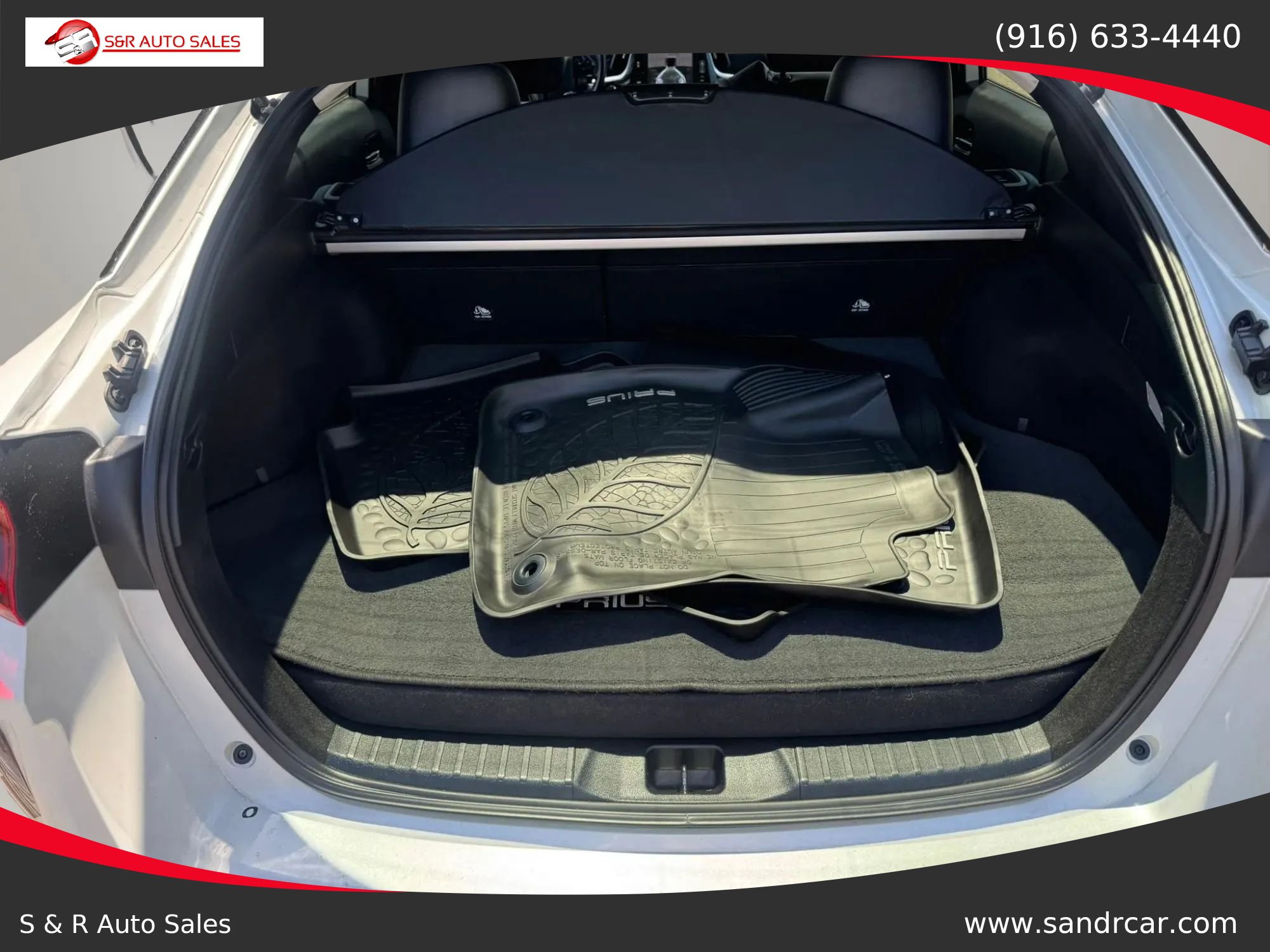 Used 2021 Toyota Prius Prime XLE w/ Carpet Mat Package (TMS) FWD image 18