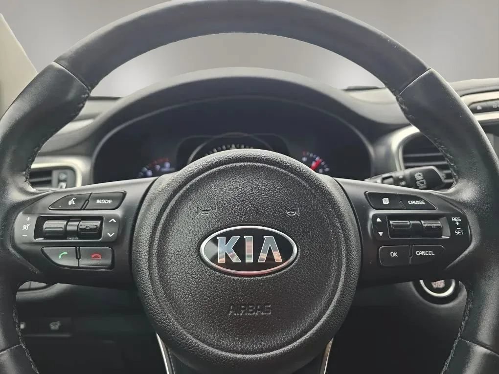 Used 2018 Kia Sorento EX FWD image 16