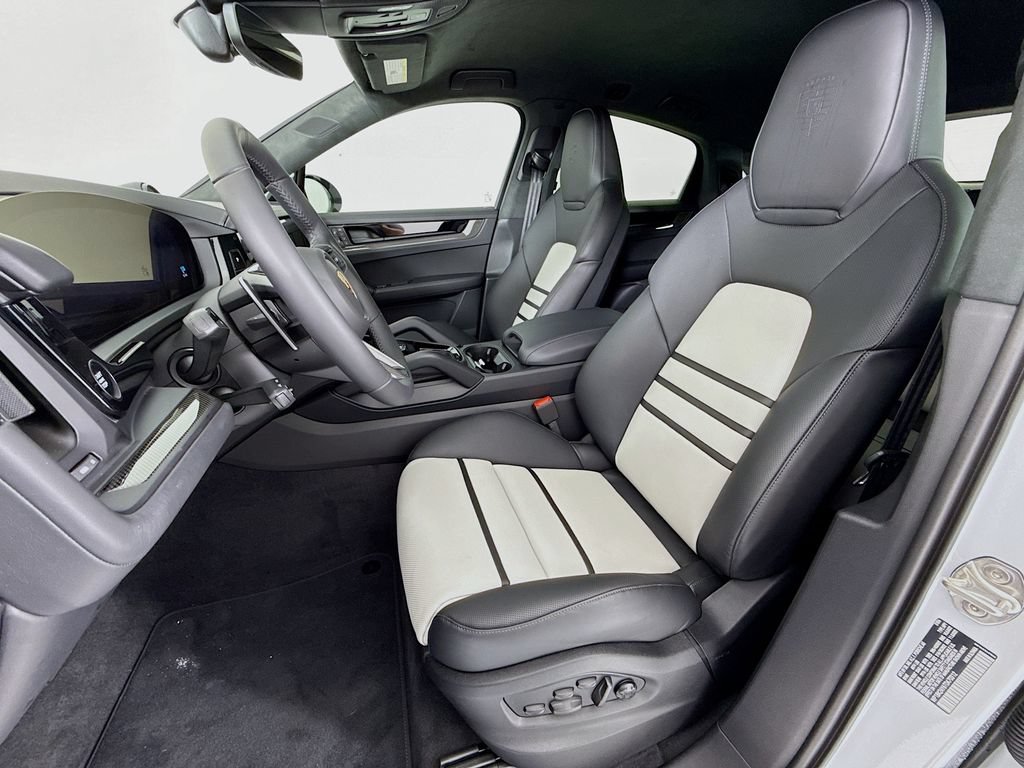 New 2026 Porsche Cayenne Turbo GT AWD/4WD image 5